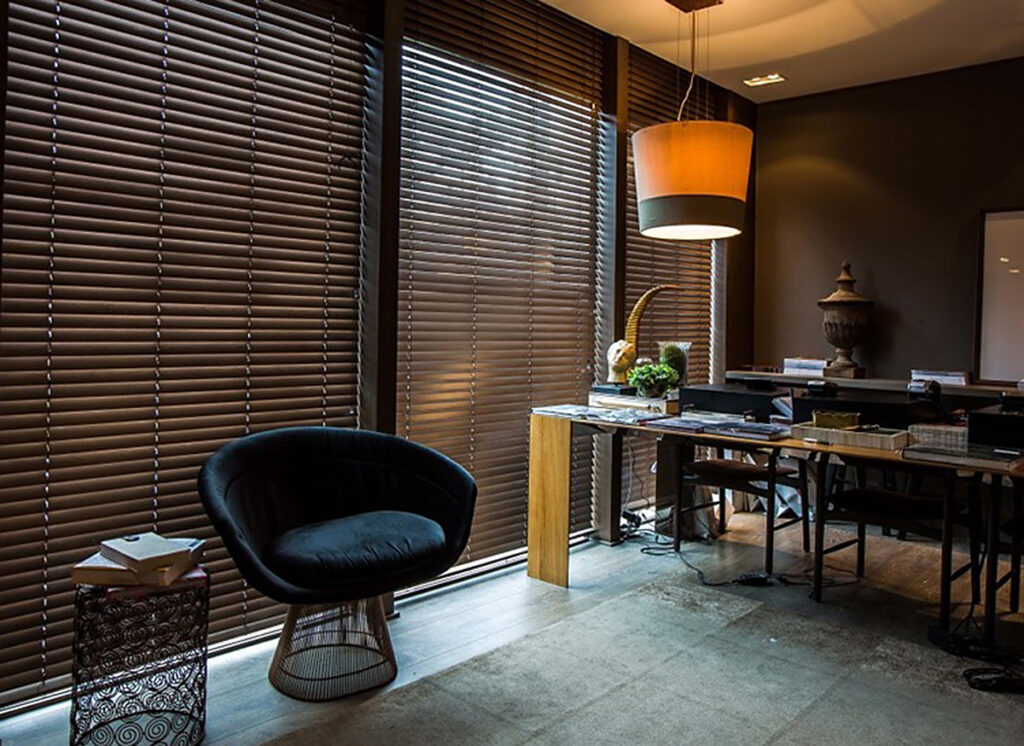 Persiana Horizontal de Madeira: Estilo e Funcionalidade para o Ambiente